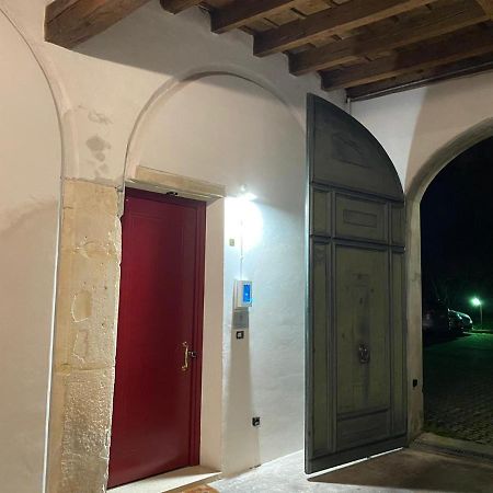 Casa Charleston In Palazzo Nobiliare Al Duomo Apartment ปาโดวา ภายนอก รูปภาพ