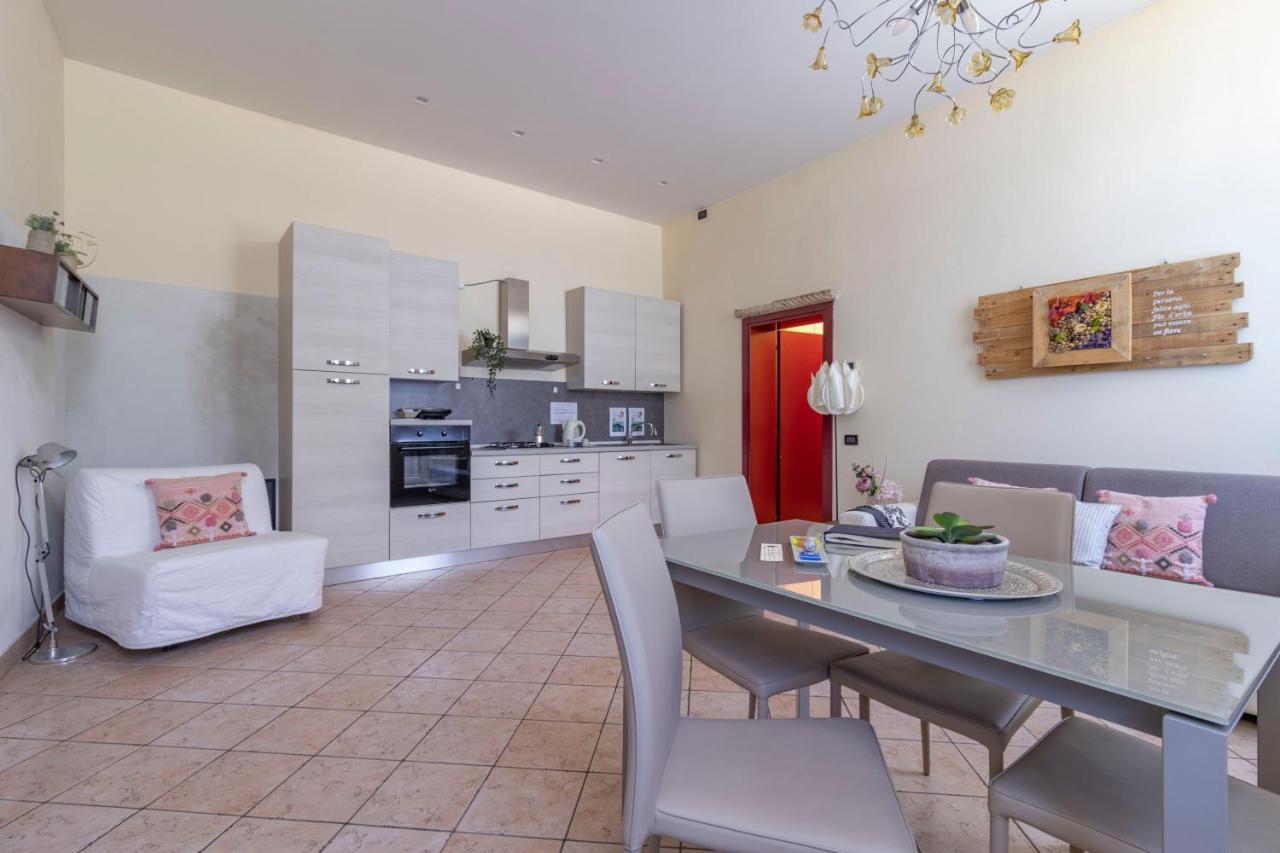 Casa Charleston In Palazzo Nobiliare Al Duomo Apartment ปาโดวา ภายนอก รูปภาพ