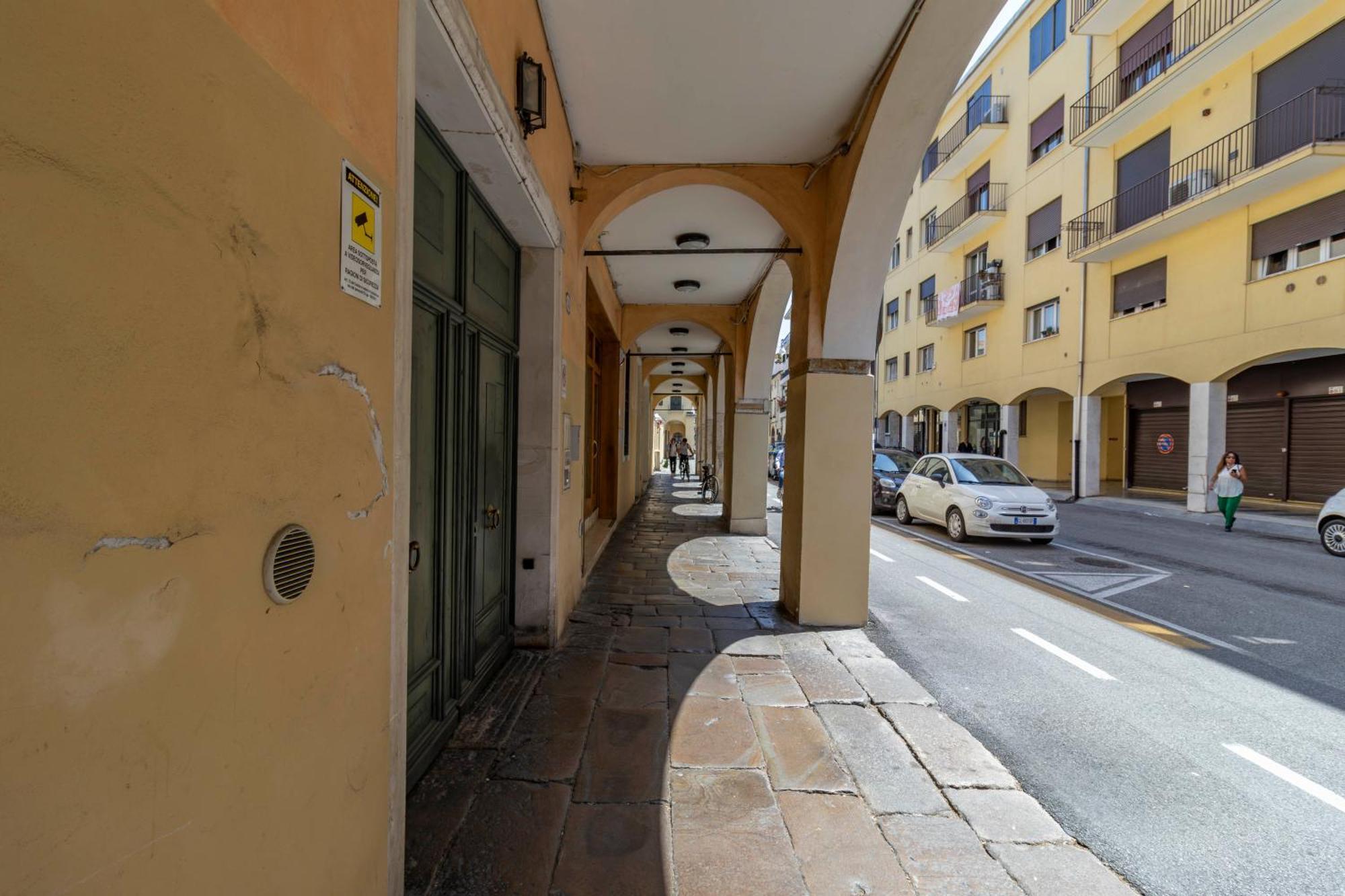 Casa Charleston In Palazzo Nobiliare Al Duomo Apartment ปาโดวา ภายนอก รูปภาพ
